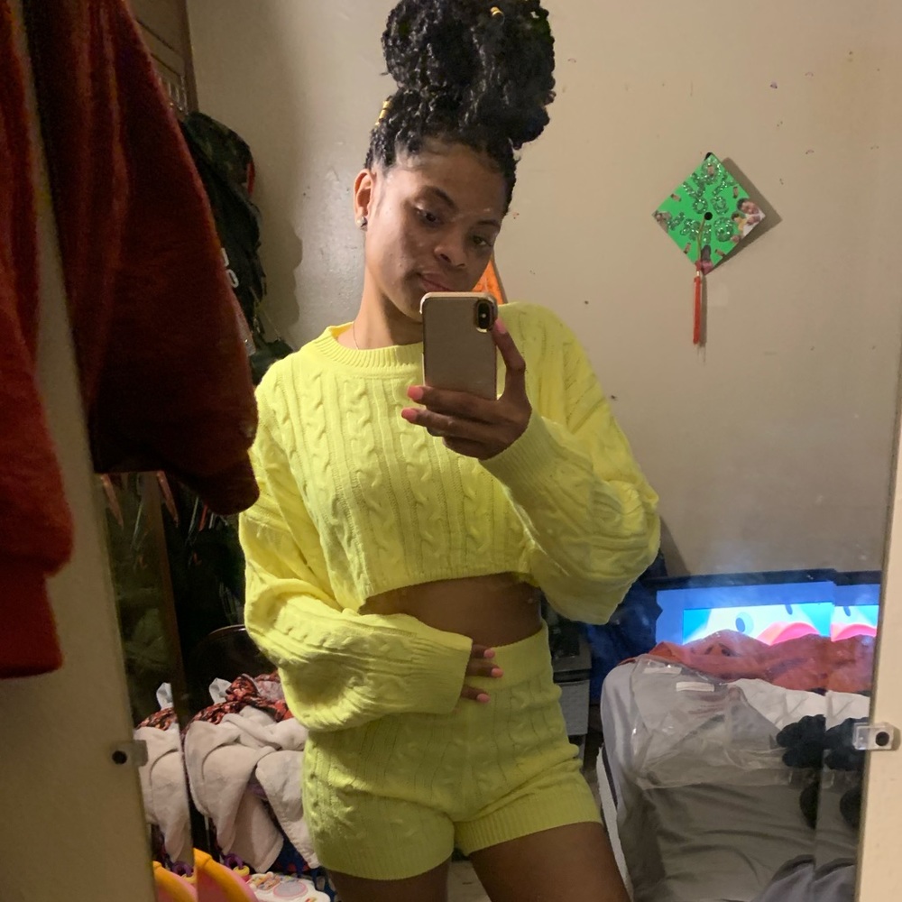 Neon Yellow sweatshirt short set